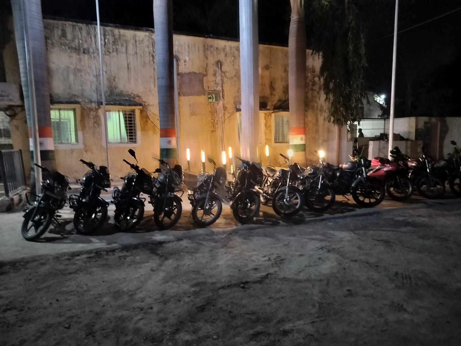 बीना विधानसभा के ग्राम गोधना में पुलिस की बड़ी कार्रवाई: जुआ खेलते हुए 6 गिरफ्तार, 6 फरार