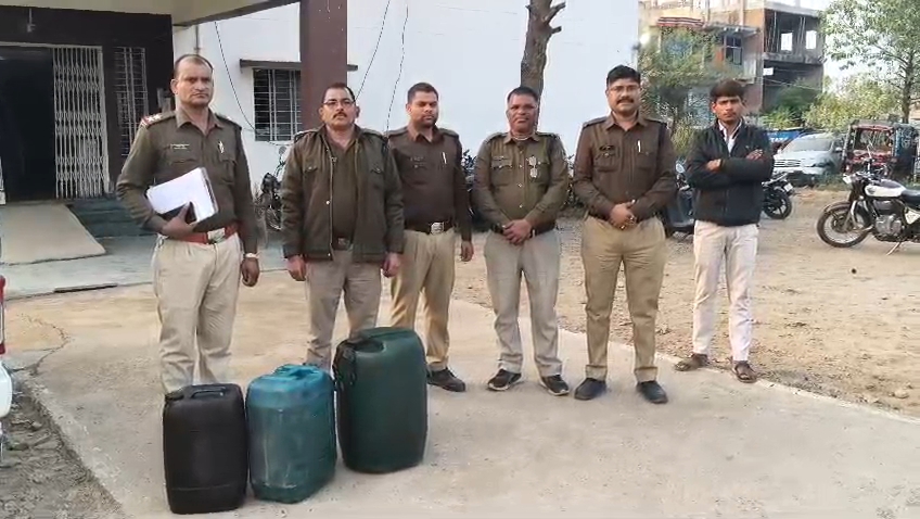 यूपी से एमपी तक ईंधन तस्करी पर पुलिस का शिकंजा, 500 लीटर से अधिक डीजल-पेट्रोल जब्त