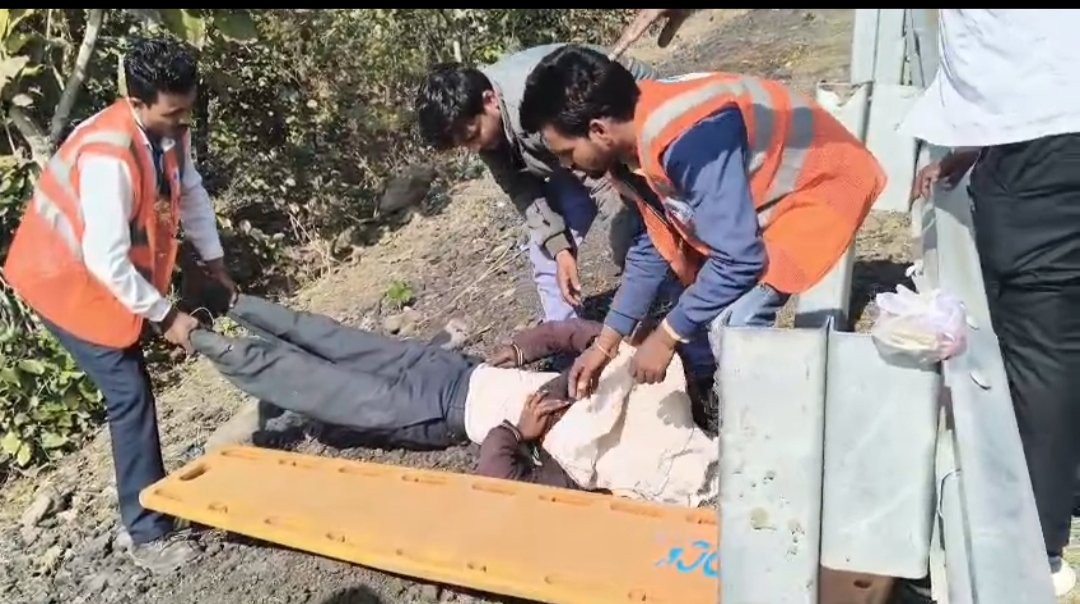 एनएस44 हाइवे पर अज्ञात वाहन की टक्कर से युवक की मौत, पुलिस जांच में जुटी posted by Bhan Singh Yadav from Sagar