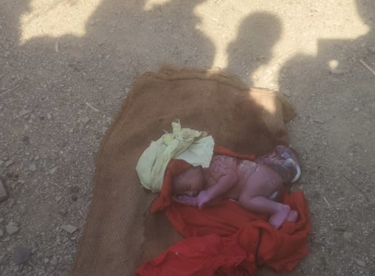 नवजात को जंगल में छोड़ने का मामला, सरपंच ने दिखाई मानवता