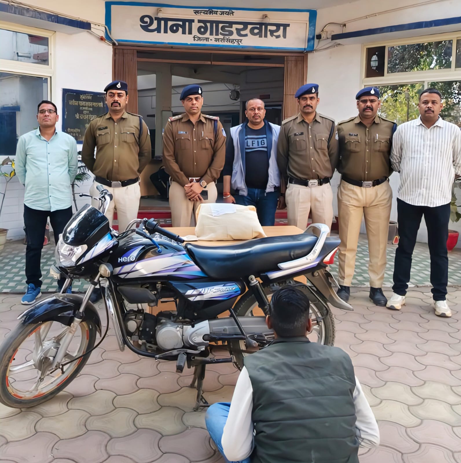 ऑपरेशन ईगल क्लॉ के तहत गाडरवारा पुलिस की बड़ी कार्रवाई: 5 किलो गांजा जब्त, एक गिरफ्तार