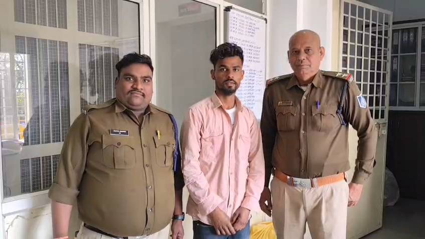 पीथमपुर में नाबालिग से दुष्कर्म: 20 वर्षीय युवक गिरफ्तार posted by Amit Atulkar from Pithampur