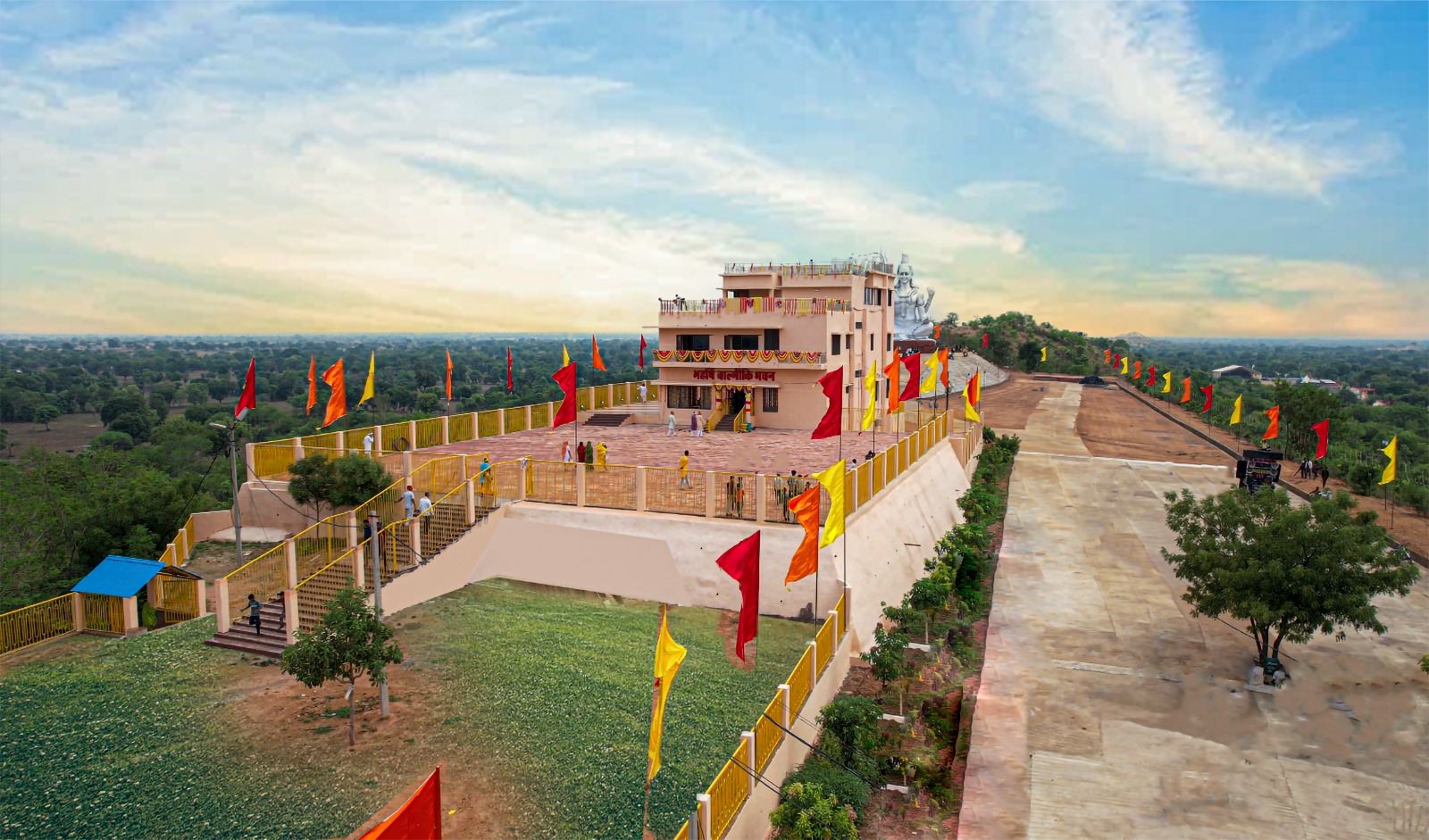 वृन्दावन में भागवत कथा का शुभारंभ, मातृधाम छिपरी में महाशिवरात्रि महोत्सव की तैयारी