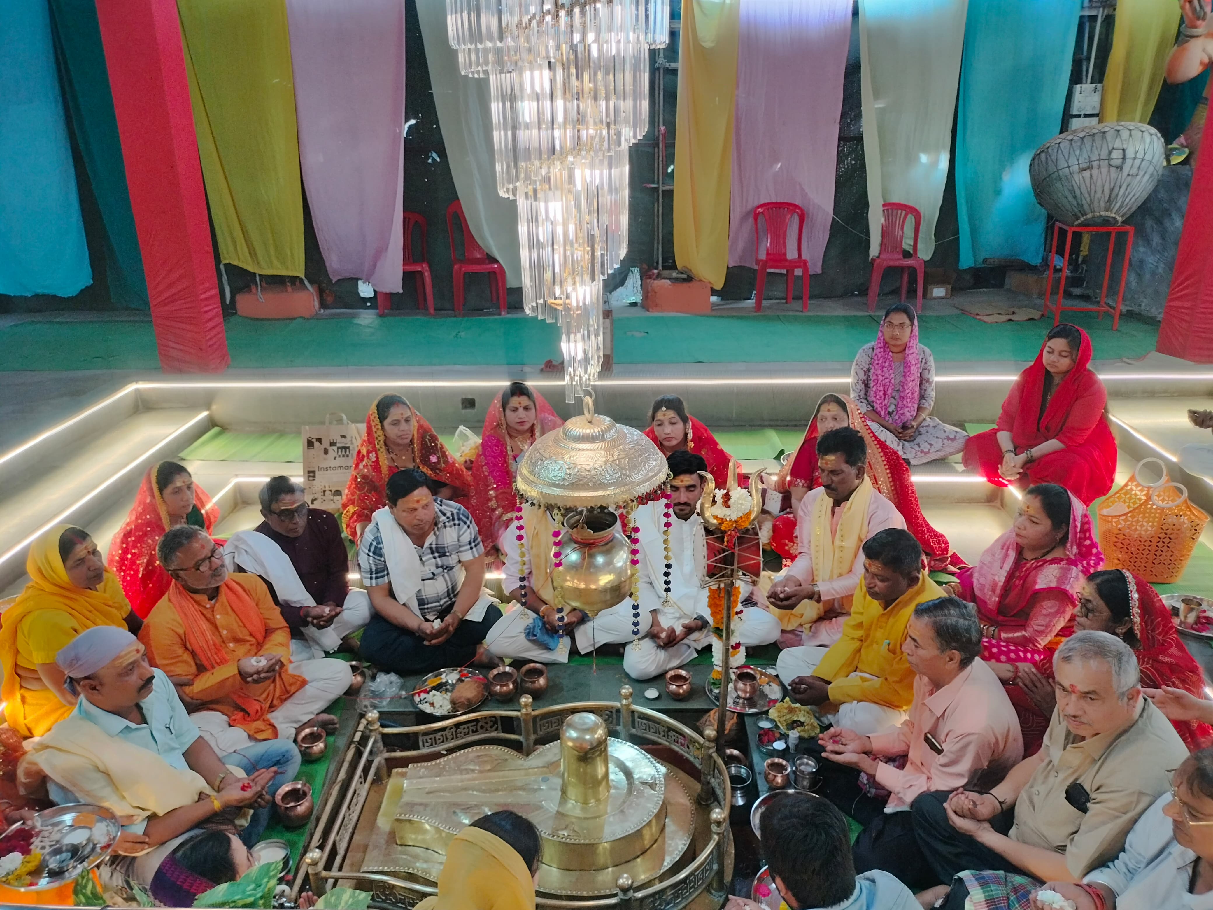 महादेवगढ़ मंदिर पर भोले की बारात को लेकर हुआ  गन्ने के रस से अभिषेक