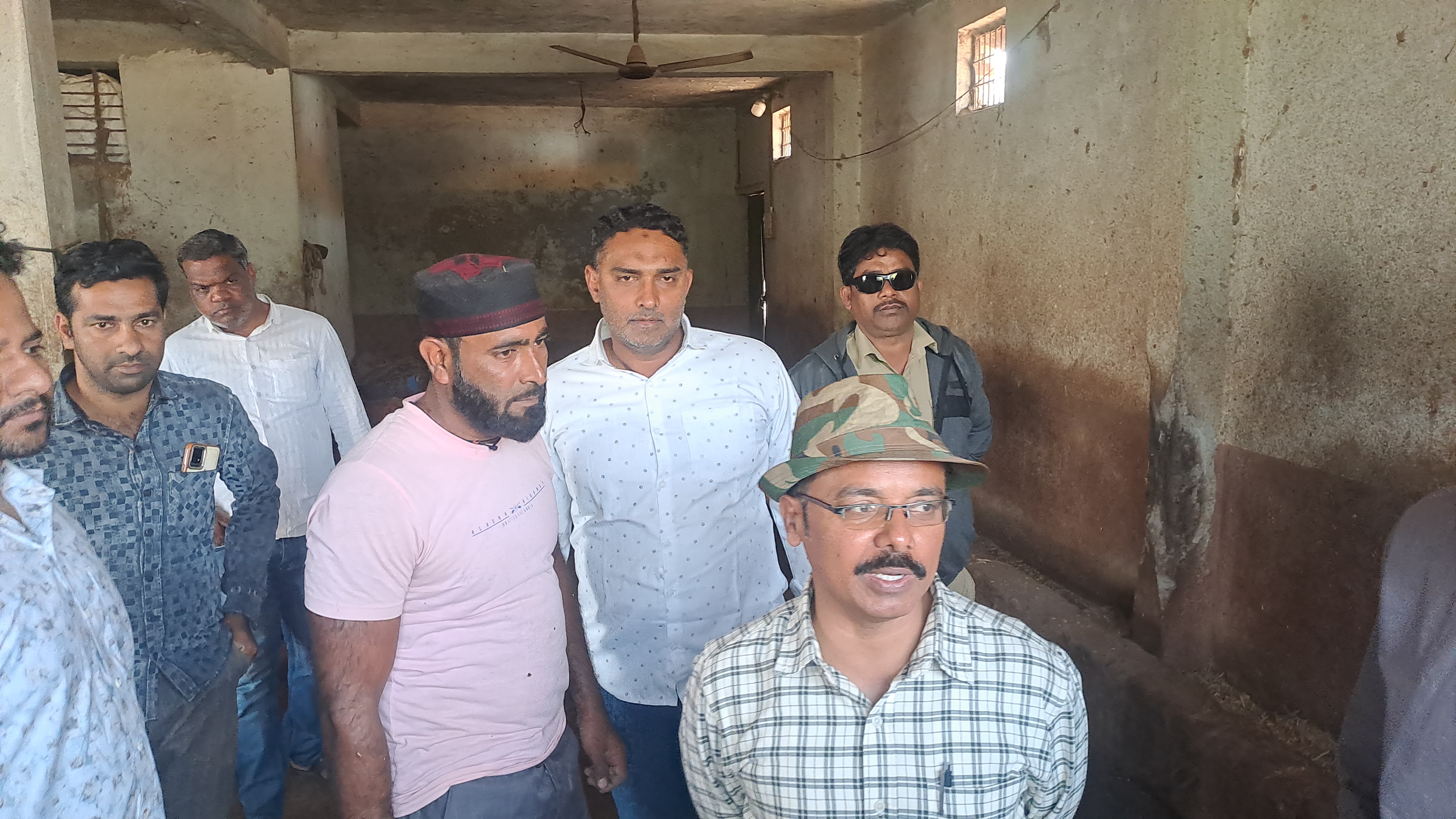गुलमोहर में पार्षद के मकान पर चला बुलडोजर
