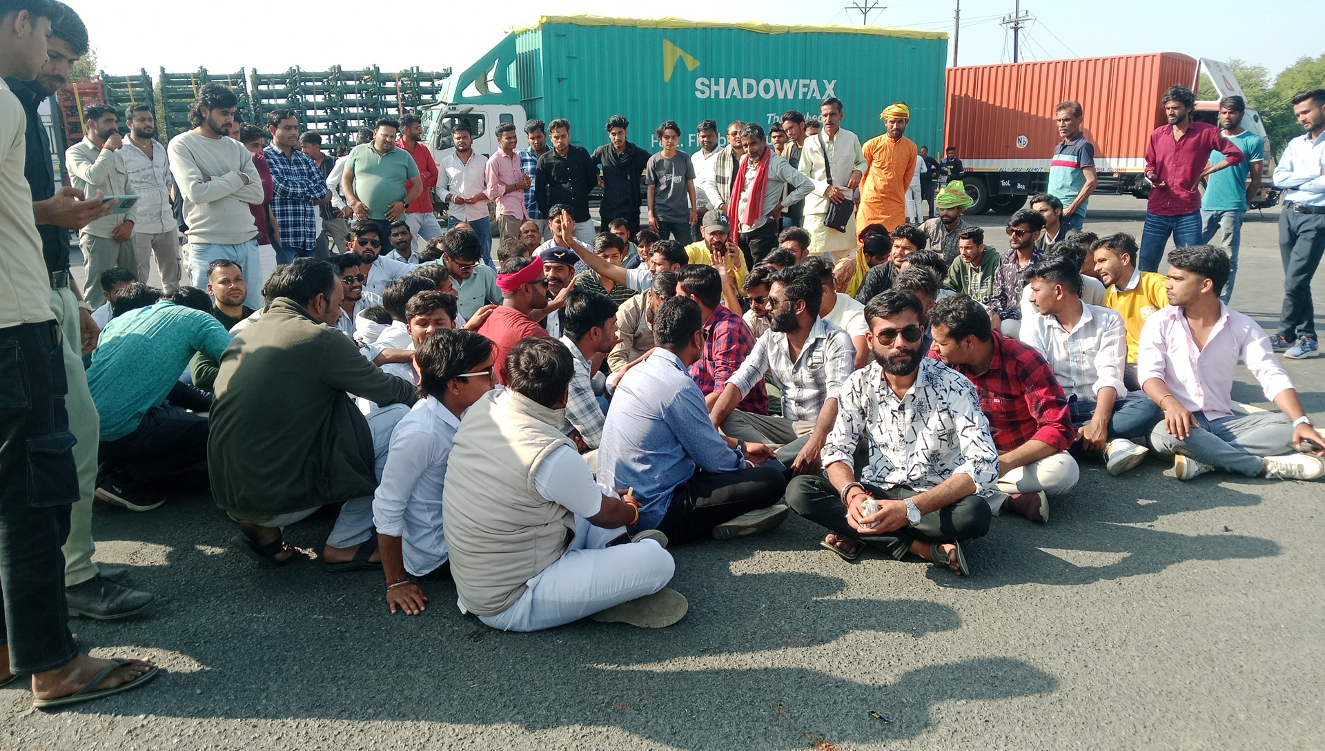 यूजीसी समर्थन को लेकर देवरी में ब्राह्मण समाज और करणी सेना के बीच चक्काजाम के दौरान नारेबाजी पर विवाद उत्पन्न हुआ जिससे तनाव फैला