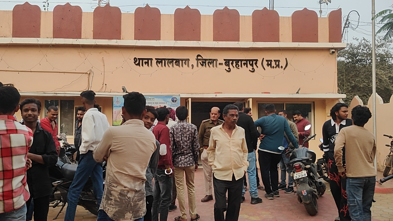 लालबाग पुलिस का बड़ा एक्शन: 2021–2023 के दो मामलों में फरार स्थाई वारंटी गिरफ्तार, कानून के शिकंजे में आया आरोपी