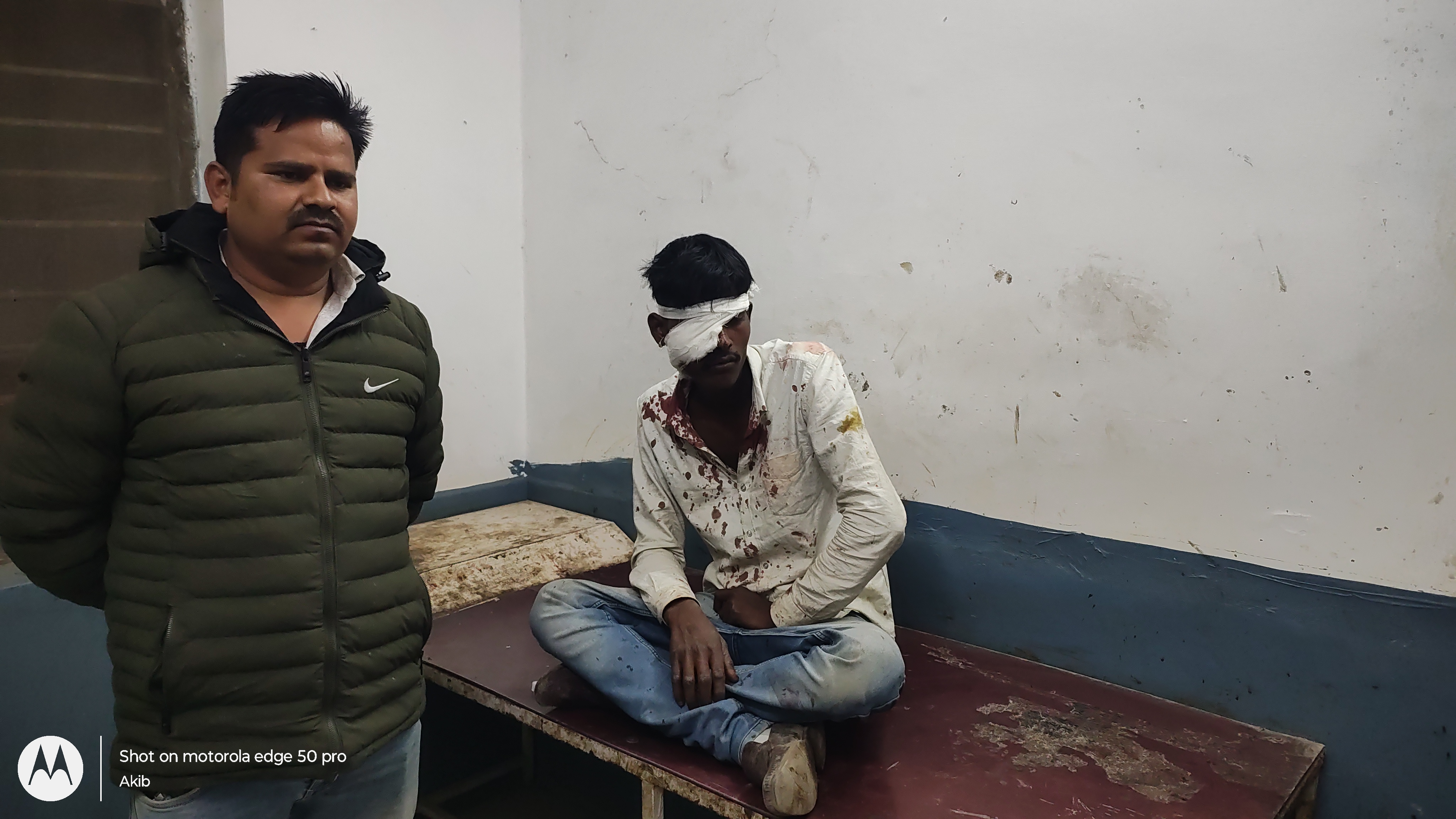 चौक कार्यक्रम में दो पक्षों में विवाद एक युवक पर तलवार से हमला