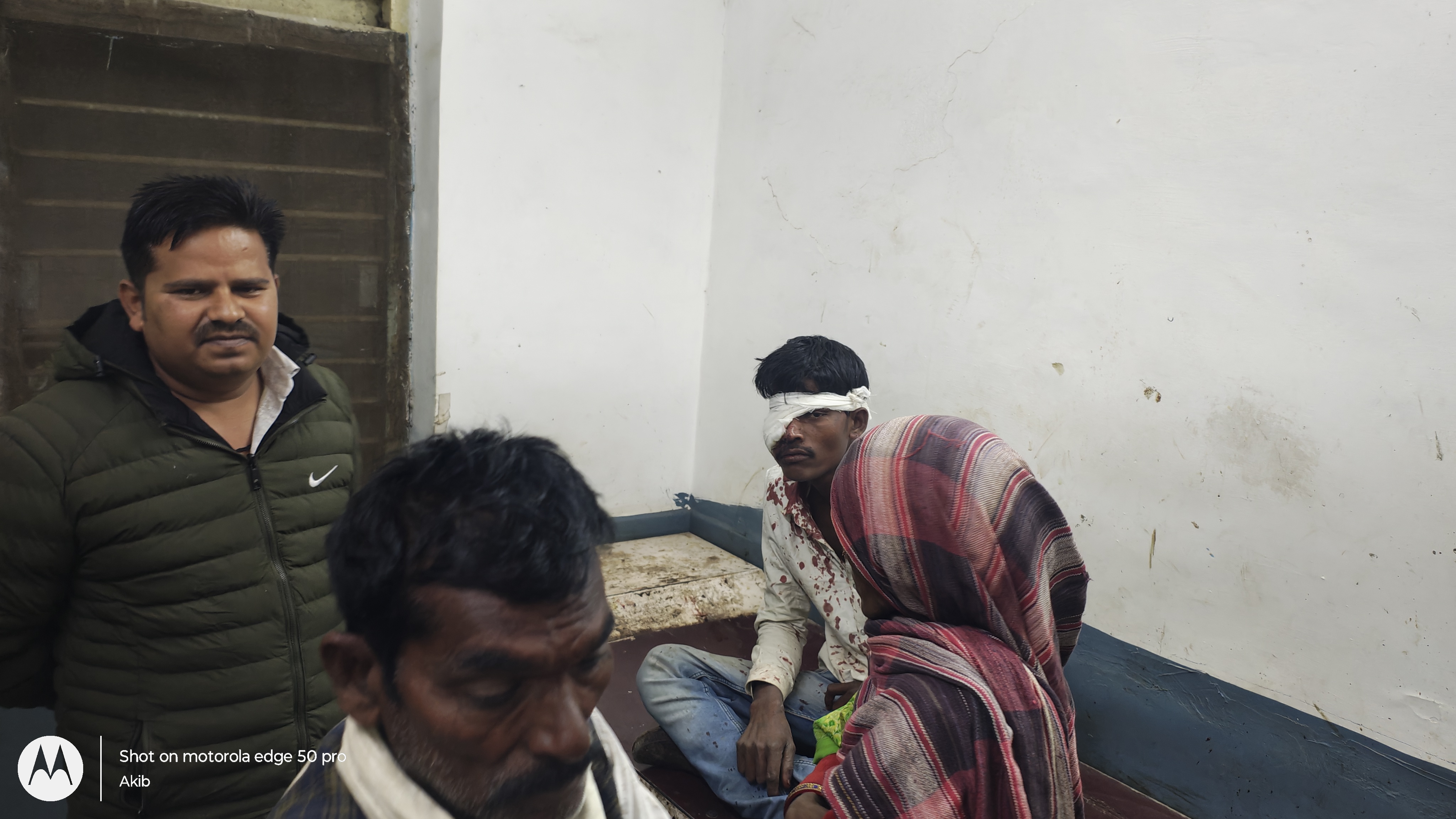 चौक कार्यक्रम में दो पक्षों में विवाद एक युवक पर तलवार से हमला