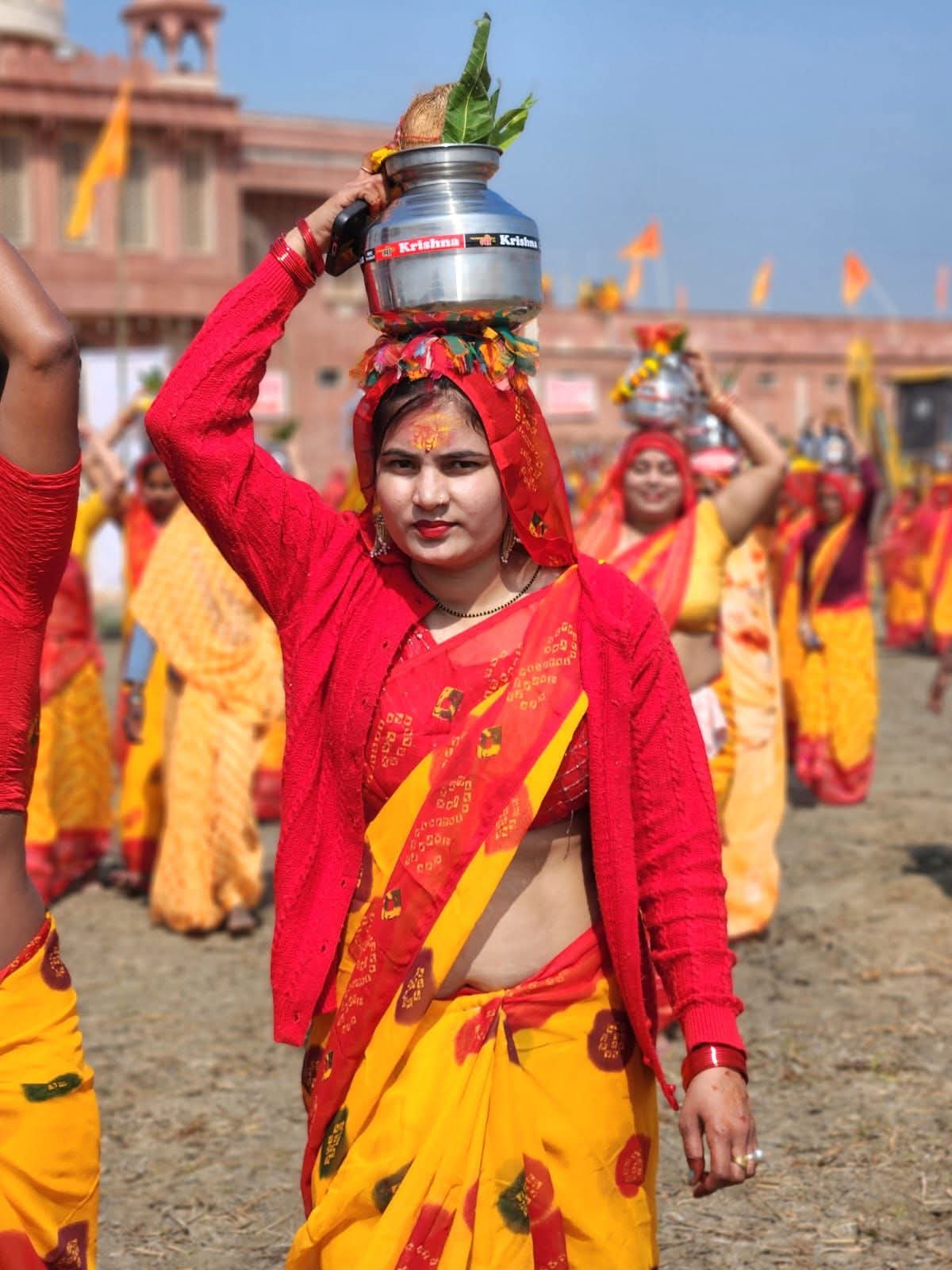 डबरा में नवग्रह शक्तिपीठ महोत्सव का भव्य शुभारंभ, कलश यात्रा में हज़ारों श्रद्धालु हुए शामिल 
