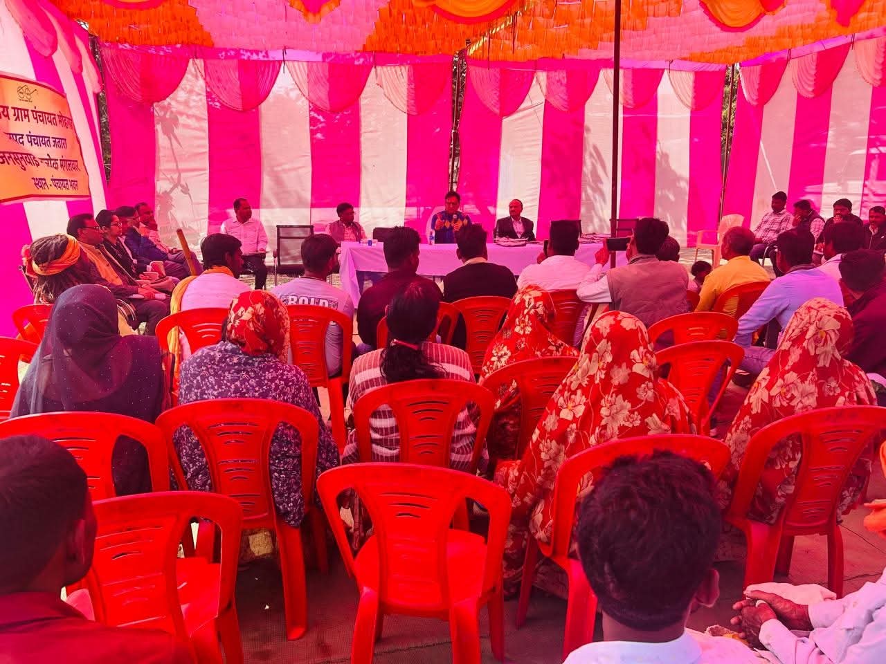 मोहनगढ़ में कलेक्टर, एसडीएम एवं तहसीलदार कोर्ट लगाकर राजस्व संबंधी समस्याओं का कराया गया निराकरण