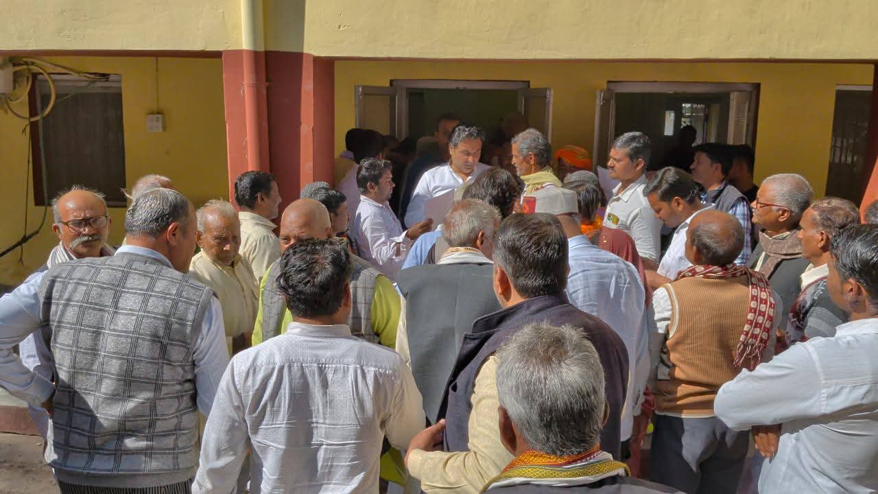 विधायक सिद्धार्थ तिवारी ने जनसुनवाई के माध्यम से सुनीं क्षेत्रवासियों की समस्याएँ