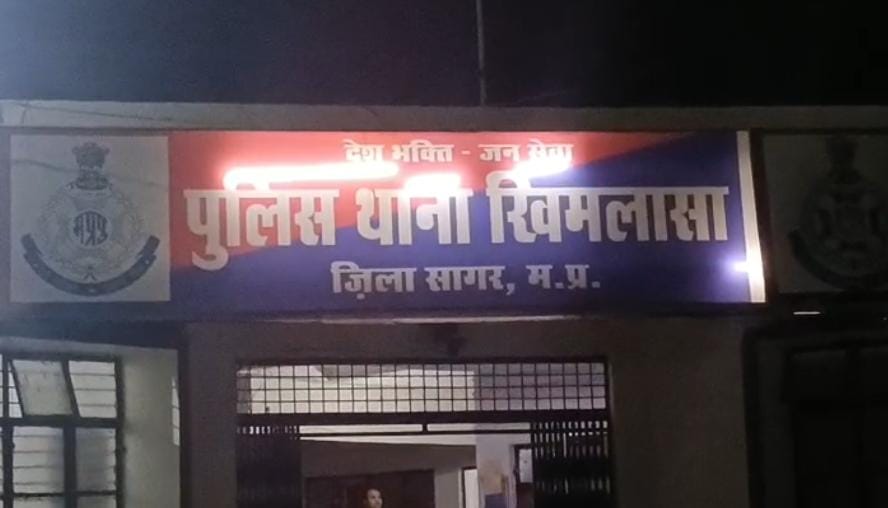 खिमलासा के मंदिर को किया अपवित्र 