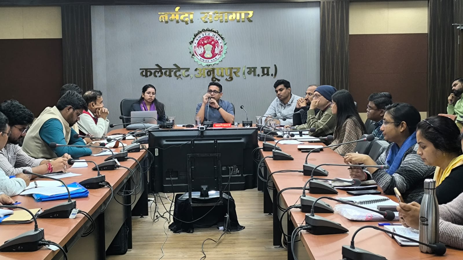 जिले की बंद माइन खदानों को नए स्वरूप में विकसित करने हेतु तैयार करें कार्ययोजना-कलेक्टर 