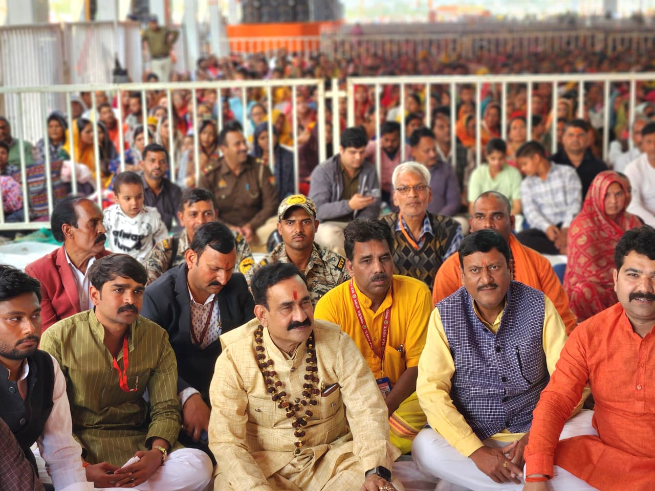 नवग्रह शक्तिपीठ डबरा में चल रहे प्राण प्रतिष्ठा महोत्सव का आज दूसरा दिन