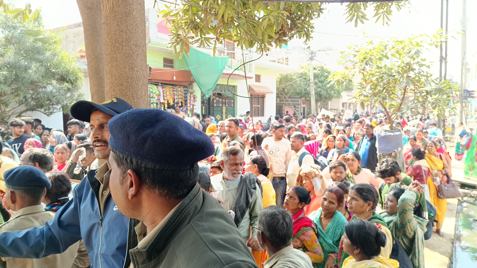 डबरा में नवग्रह शक्तिपीठ प्राण प्रतिष्ठा: प्रशासन और रेलवे की सतर्कता से भरा आयोजन
