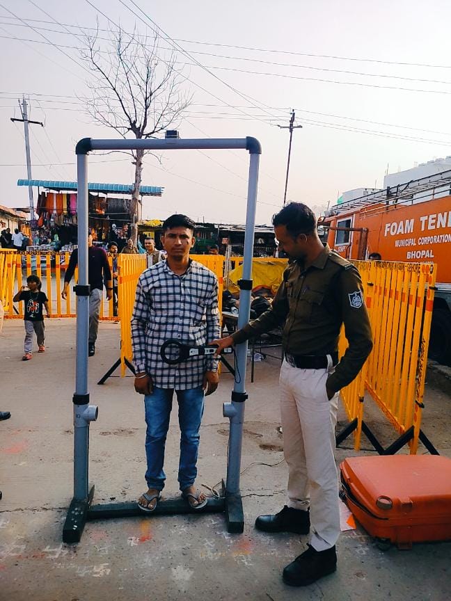 कुबरेश्वर धाम में कड़ी सुरक्षा व्यवस्था: DFMD, HHMD, CCTV, ड्रोन और वॉच टावर से हो रही 24 घंटे निगरानी*
