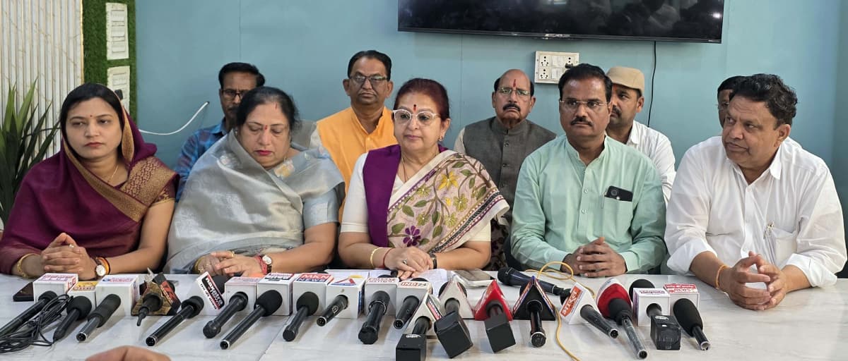 “रोड शो से पहले रोड पर सवाल! 696 करोड़ बनाम जमीनी हकीकत पर बवाल”