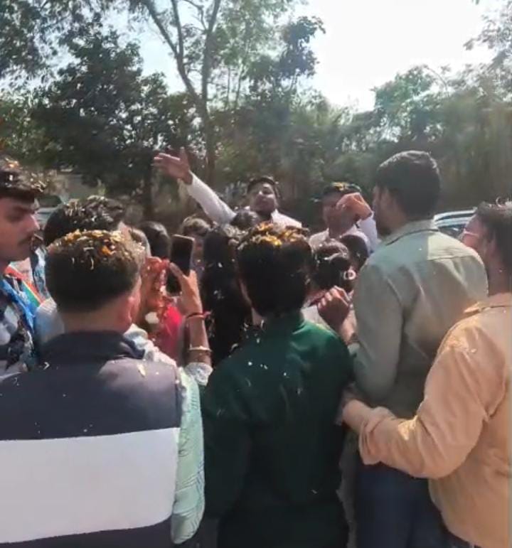जीतू पटवारी के उमरिया दौरे पर कांग्रेस कार्यकर्ताओं ने किया जोरदार स्वागत और प्रदेश की राजनीति में नई ऊर्जा का संचार