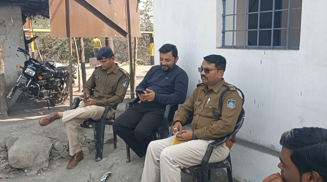 अमलाई ओसीएम पर युवाओं का आक्रोश रोजगार की मांग को लेकर शहडोल जिले में प्रदर्शन से बढ़ती बेरोजगारी की चुनौती