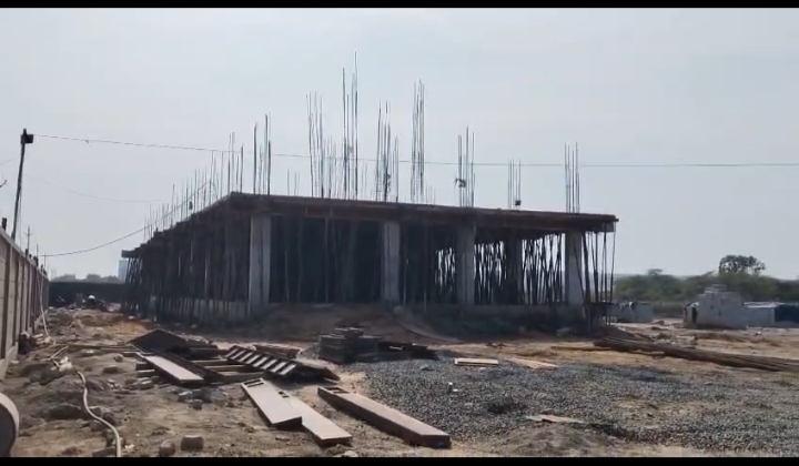 मालनपुर के वार्ड क्रमांक 9 में एमपीआईडीसी के माध्यम से एक शासकीय गर्ल्स हॉस्टल बन रहा है और इसमें भ्रष्टाचार चरम सीमा पर है।