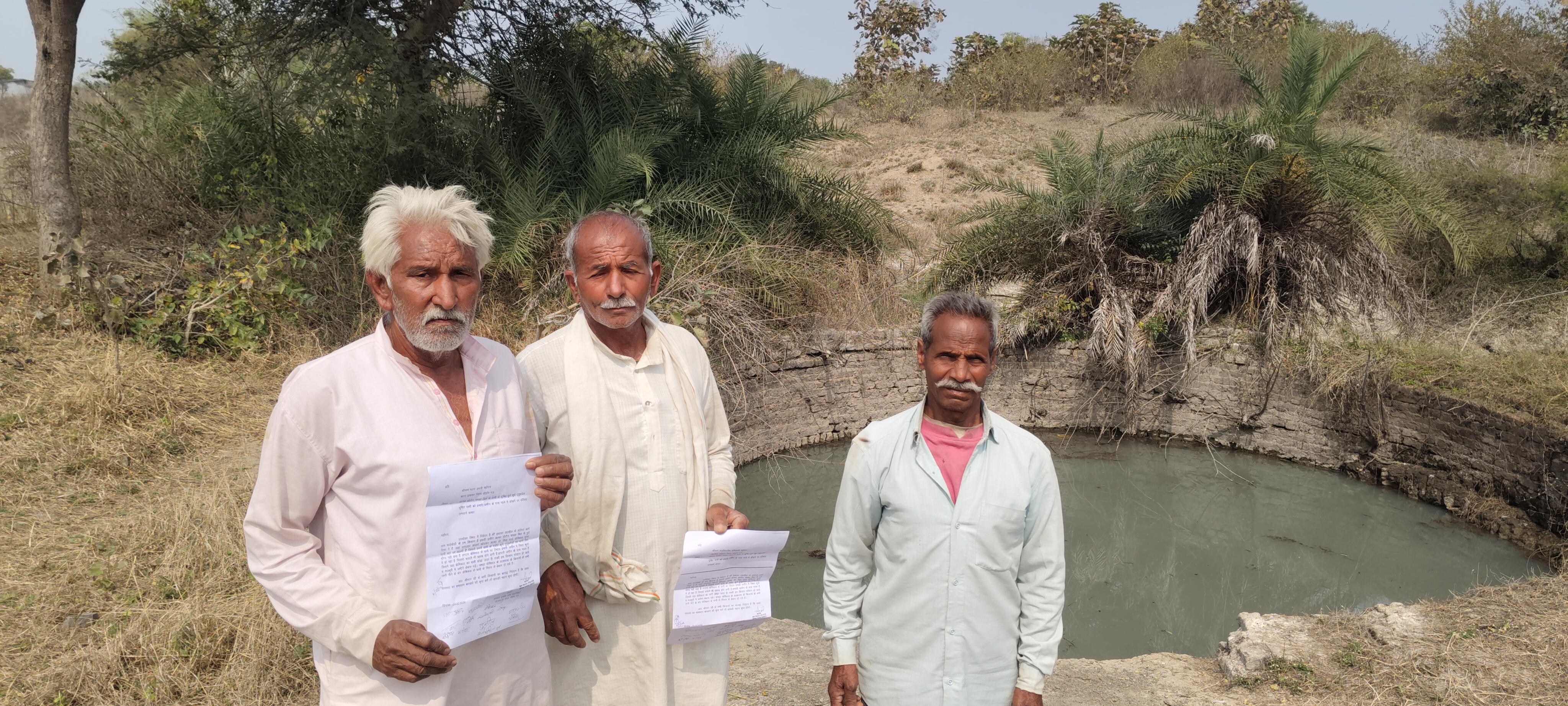 अल्फा प्रोटीन फेक्ट्री का दूषित पानी खेतों में फैलने से किसान परेशान सरकारी अधिकारियों से मदद की गुहार लगाई posted by Vijay Singh Malviya  from Sehore
