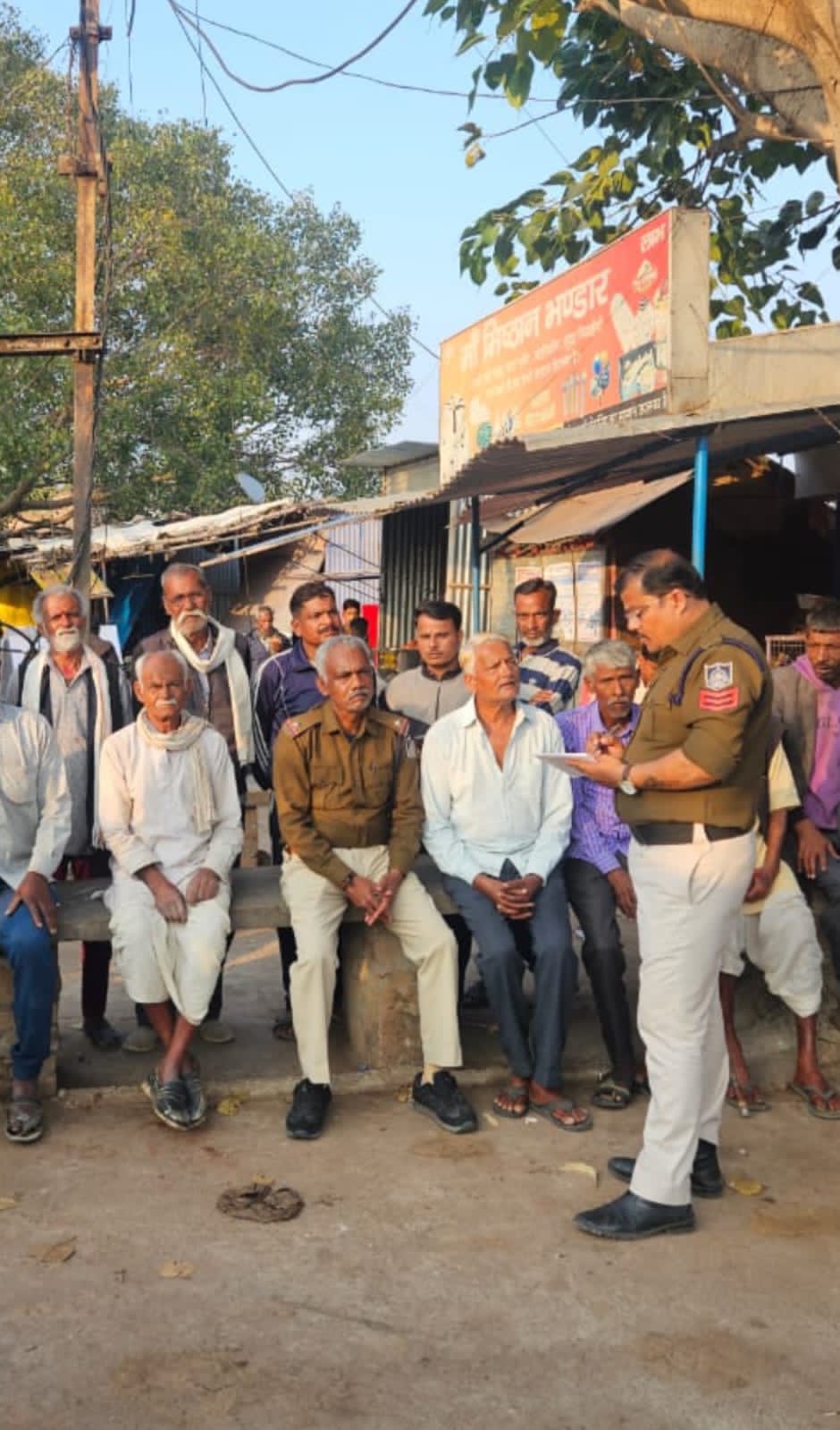 देहात थाना पुलिस ने बुंदेली जन चौपाल से सुलझाया मामला