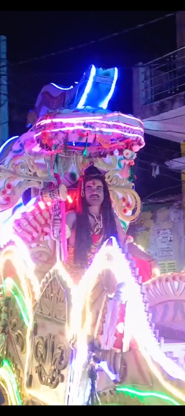 लिधौरा वडे महादेव के मंदिर में महाशिवरात्रि पर्व बुंदेलखंड की रीति रिवाजों के साथ मनाया गया है posted by Mahesh Kumar Saini from Lidhora Khas