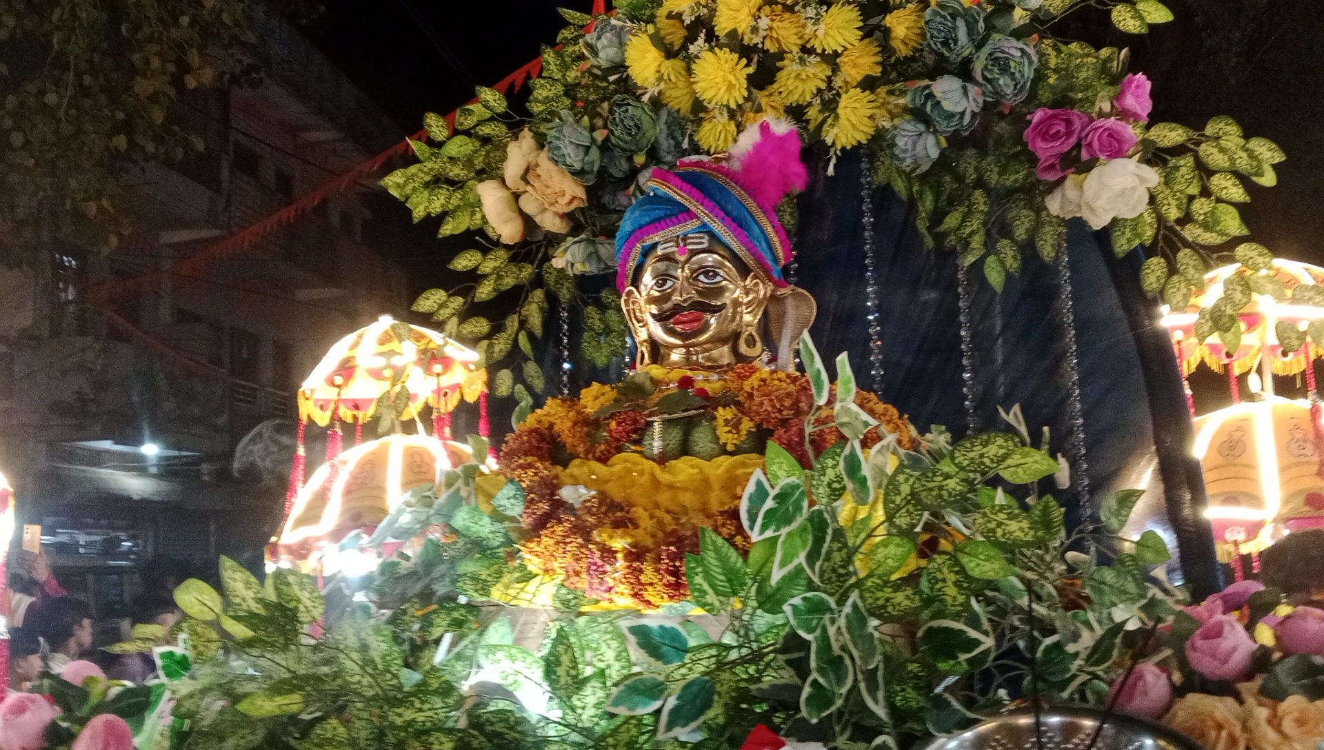 देवरी नगर में हर हर महादेव की गूंज से शिवालयों में श्रद्धालुओं की भारी भीड़ उमड़ी भक्तिमय वातावरण से नगर हुआ गूंजायमान posted by Satish Sen from Deori