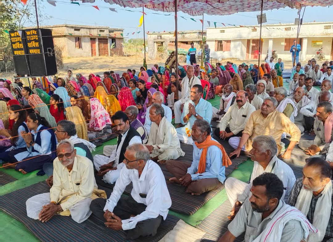 बघवारा में नर्मदा महापुराण कथा की अमृत वर्षा: पंडित राजकुमार शास्त्री के भजनों पर झूमे श्रद्धालु