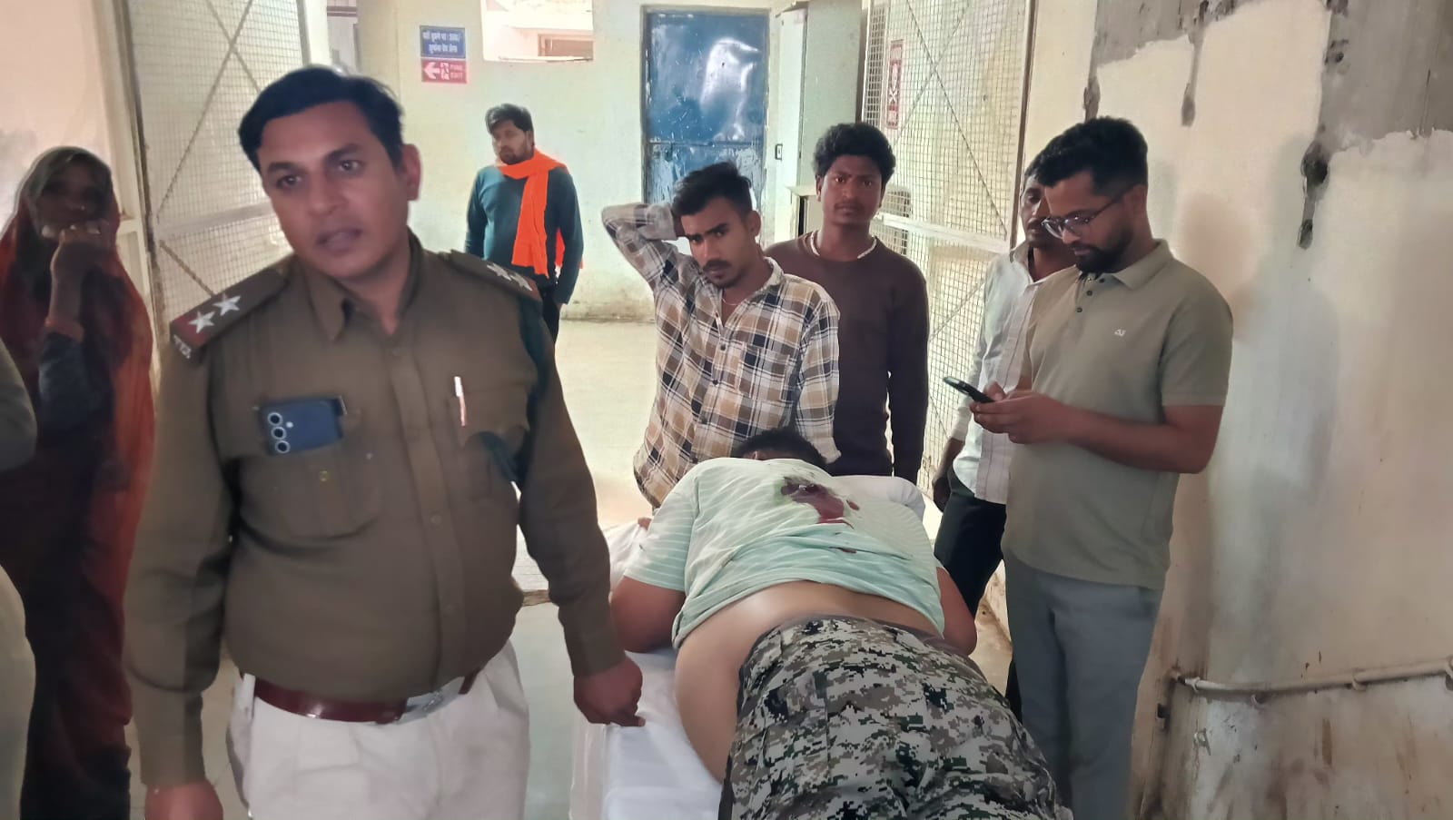 अमरावद नर्सरी में सनसनीखेज गोलीकांड, डिप्टी रेंजर व महिला को मारी गोली, आरोपी ने लगाई फांसी posted by Naseem Ali from Raisen