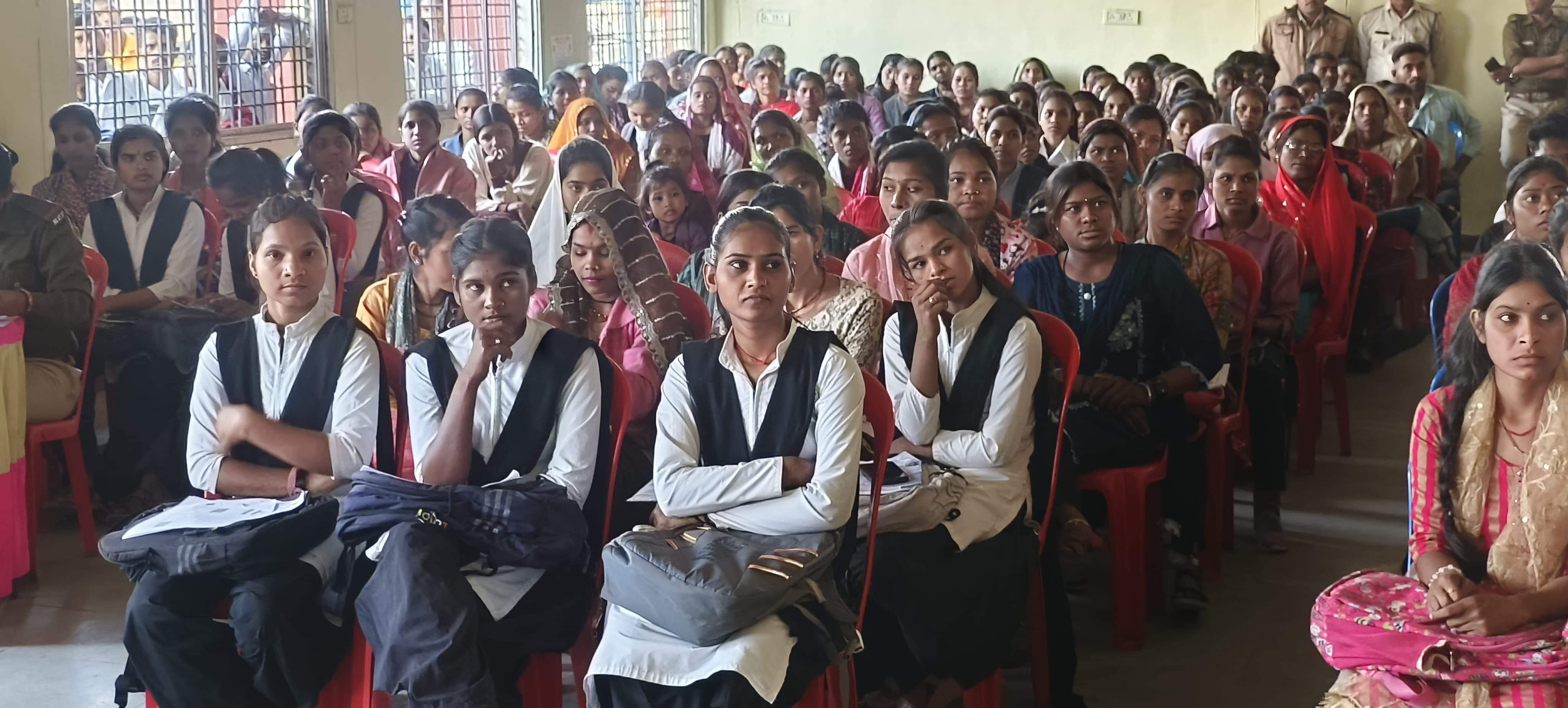 दक्षिण वन मण्डल सागर की अनूठी पहल: केसली में रोजगार शिविर के जरिए युवाओं के सपनों को मिले पंख