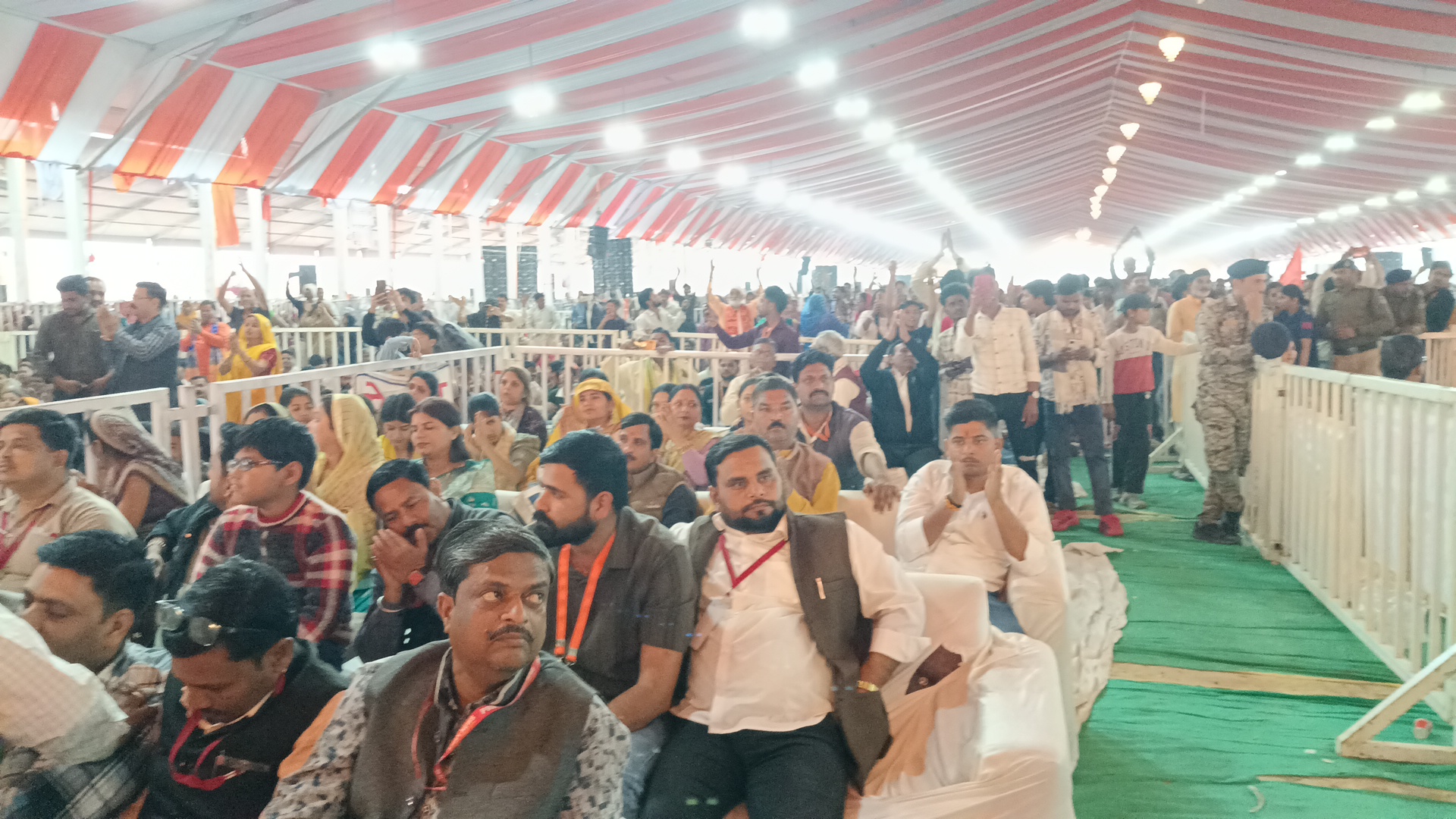 डबरा नवग्रह शक्तिपीठ प्राण प्रतिष्ठा महोत्सव का आठवां दिन फिल्मी जगत एवं राजनेताओं का लगा रहा तांता । पूर्व गृह मंत्री ने किया स्वागत 