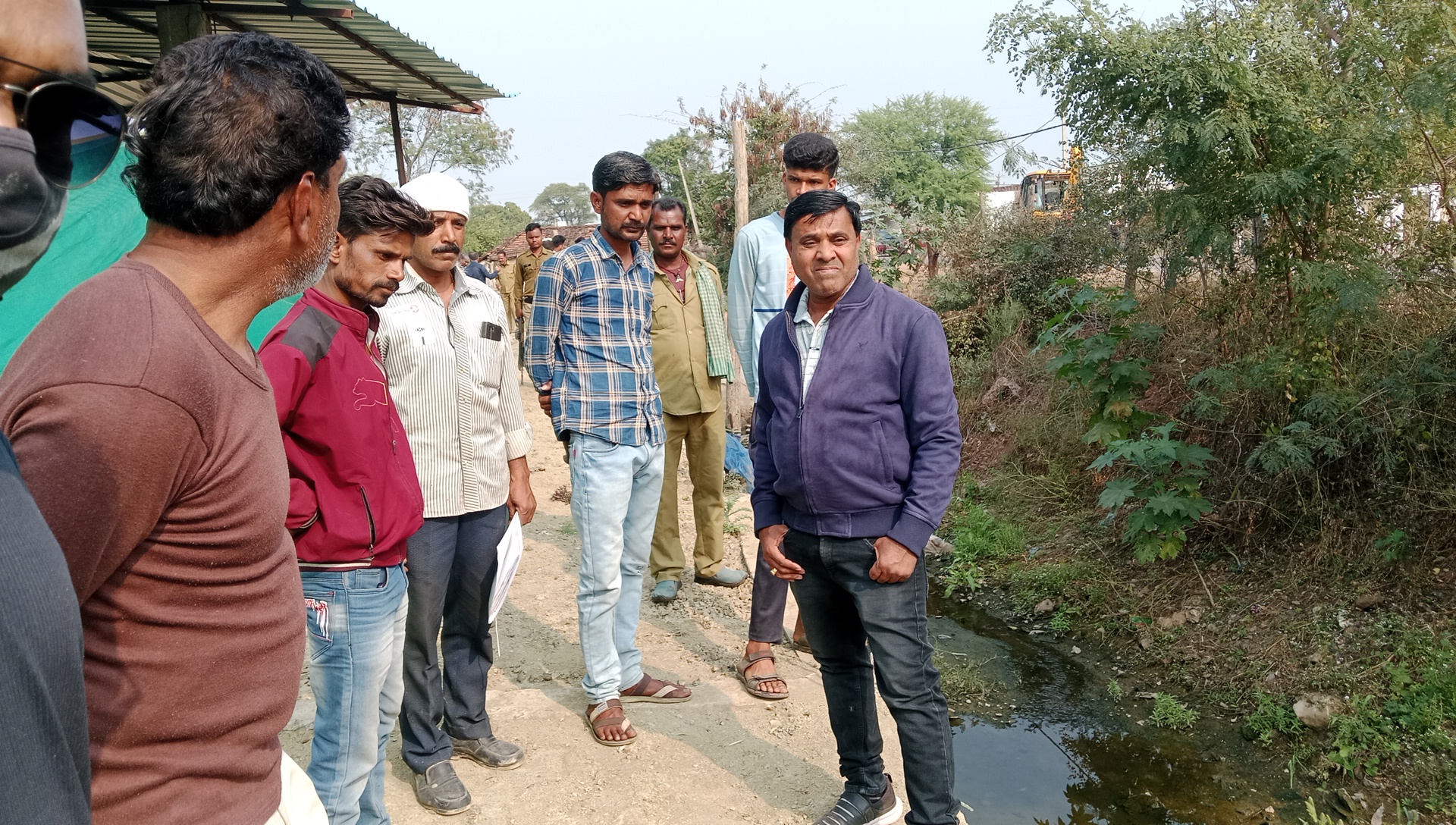 महिला की शिकायत पर ग्राम पंचायत खकरिया में निकला अतिक्रमण आधा एकड़ भूमि पर प्रशासन की जांच की मांग