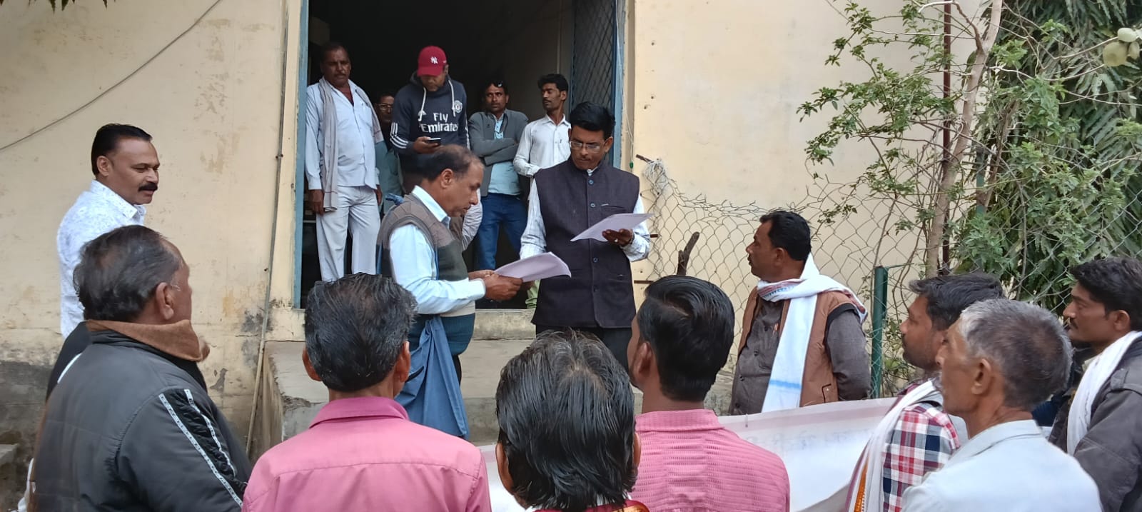 किसान संघ ने ₹2700 में गेहूँ और ₹3100 में धान खरीदी की मांग को लेकर एसडीएम को सौंपा ज्ञापन