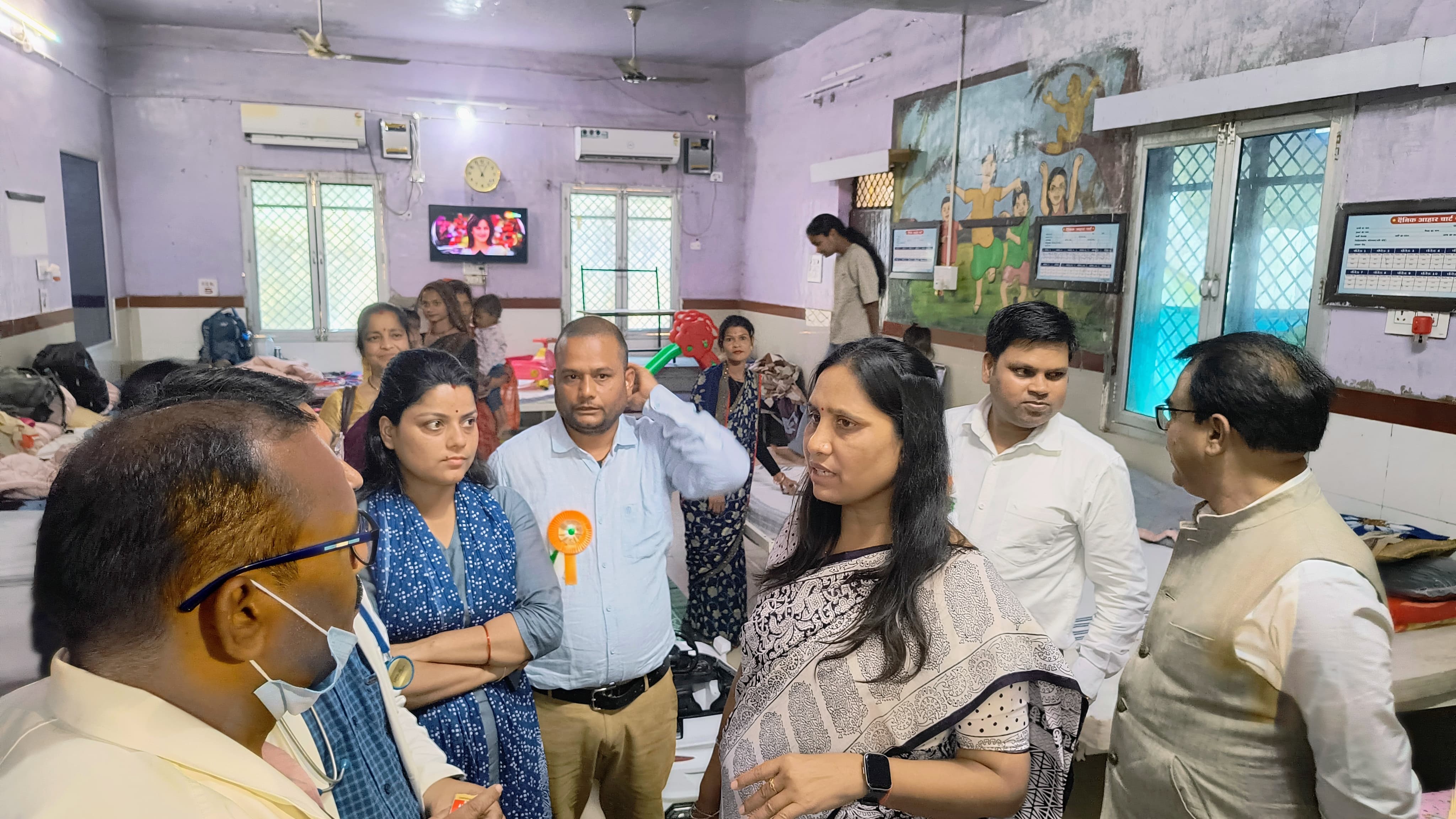 सामुदायिक स्वास्थ्य केंद्र पृथ्वीपुर में गर्भवती महिलाओं और कुपोषित बच्चों के स्वास्थ्य परीक्षण, उपचार एवं प्रबंधन शिविर का आयोजन। posted by Bhupendra Singh Kushwah  from Prithvipur