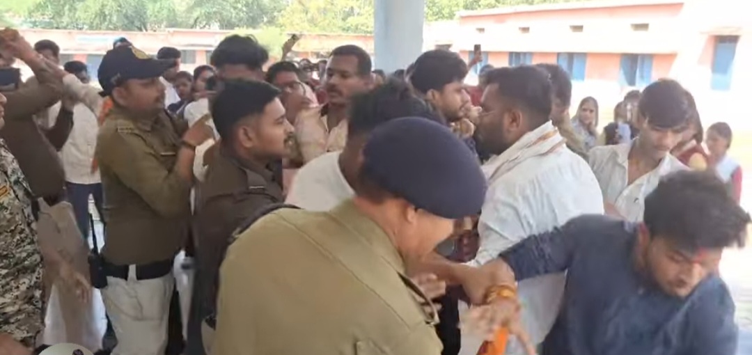 छतरपुर: प्राचार्य के निलंबन की मांग को लेकर विद्यार्थी परिषद का प्रदर्शन posted by Amit Kumar Awasthi