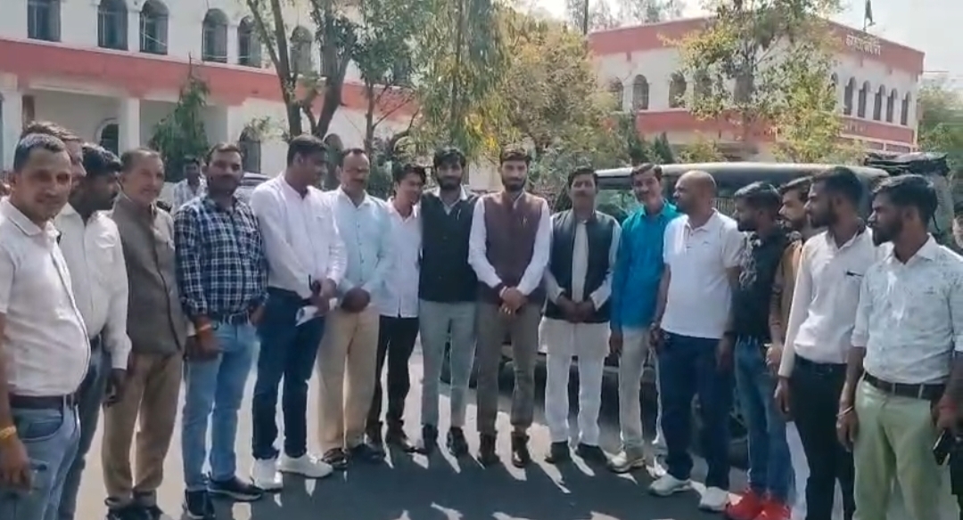 सीहोर सरकारी अस्पताल में मरीज के साथ दुर्व्यवहार का आरोप परिवार ने की शिकायत और मांगी उचित कार्यवाही प्रशासन से समाधान posted by Baseem Uddin from Sehore