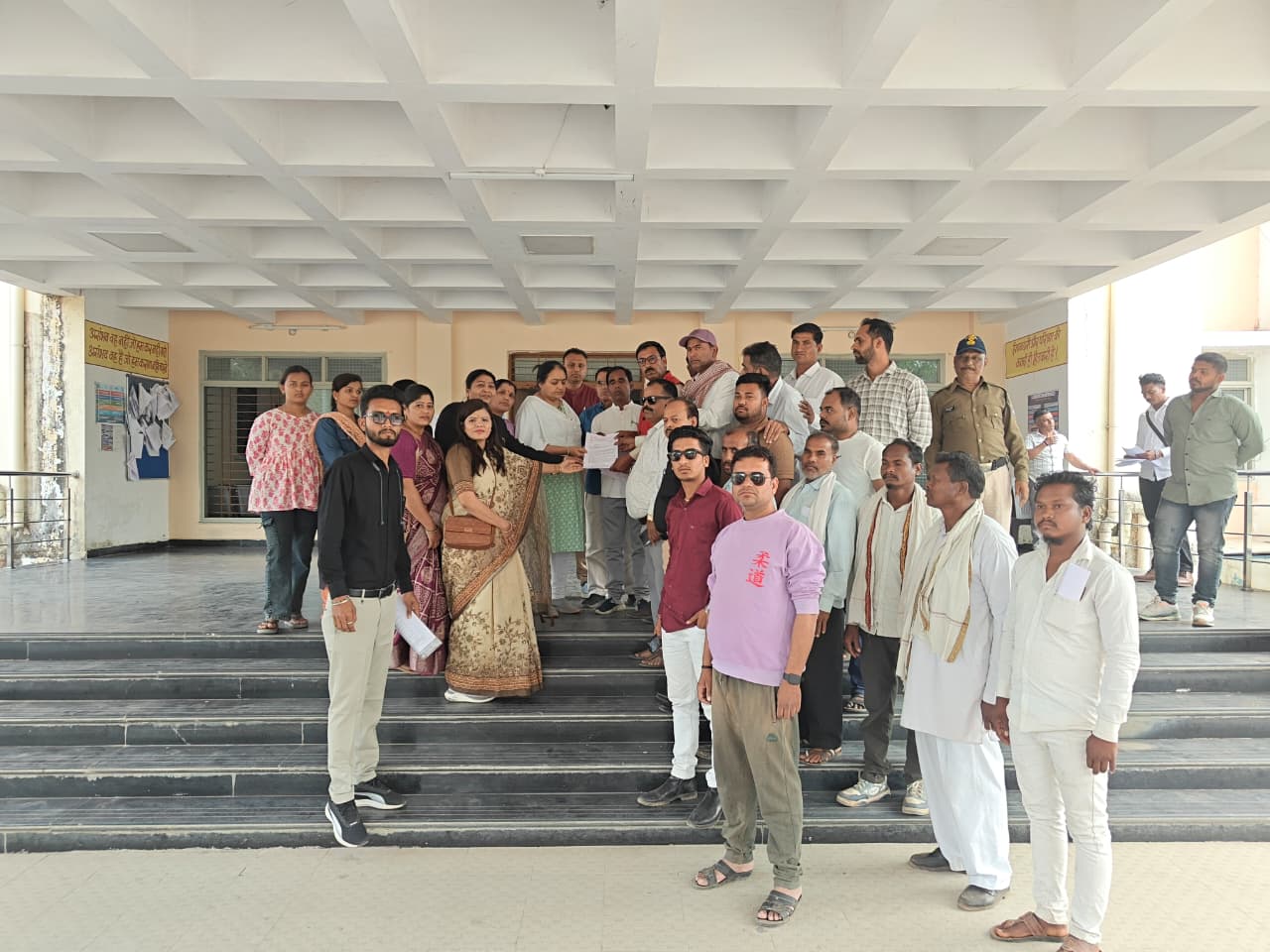 यादव जी की लव स्टोरी पर तत्काल रोक लगाने की मांग posted by Sachin Jain from Betul