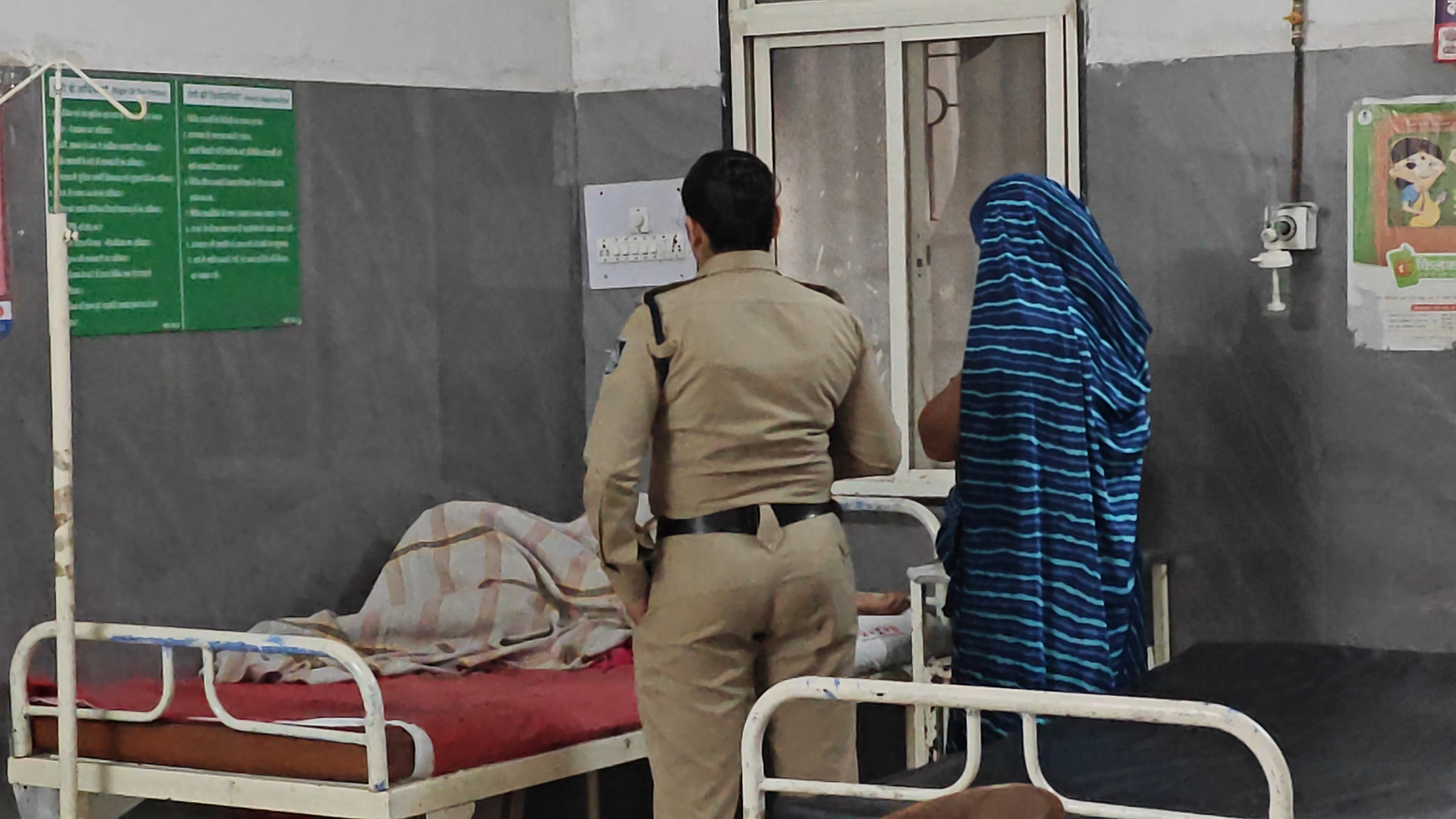 परीक्षा के दौरान शौचालय में नाबालिक बालिका ने नवजात शिशु को जन्म दिया और यह घटना सभी के लिए चौंकाने वाली रही posted by Amit Atulkar from Pithampur