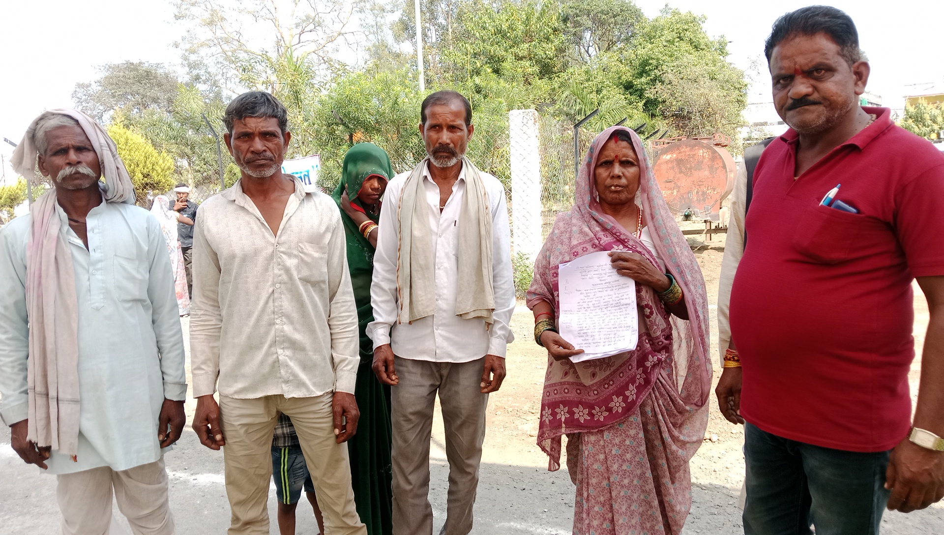 देवरी ब्लॉक में विकास कार्यों में भ्रष्टाचार की शिकायत ग्रामीणों ने की अविनाश रावत से जनसुनवाई में जताई नाराजगी posted by Satish Sen from Deori