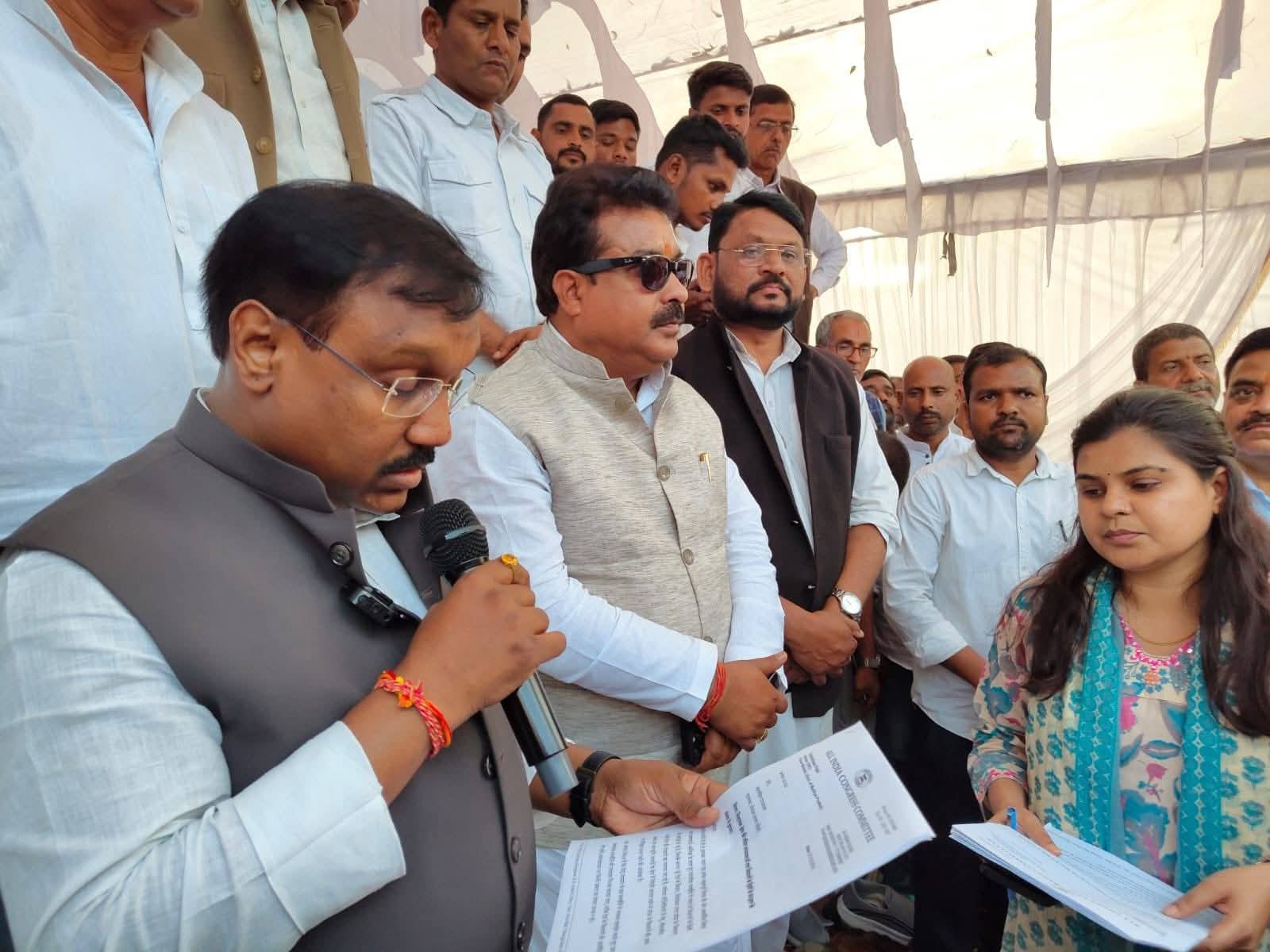 बड़ी खबर | सिहावल में जनआक्रोश फूटा — जनसमस्याओं को लेकर राज्यपाल के नाम सौंपा गया ज्ञापन posted by Suraj Kevat