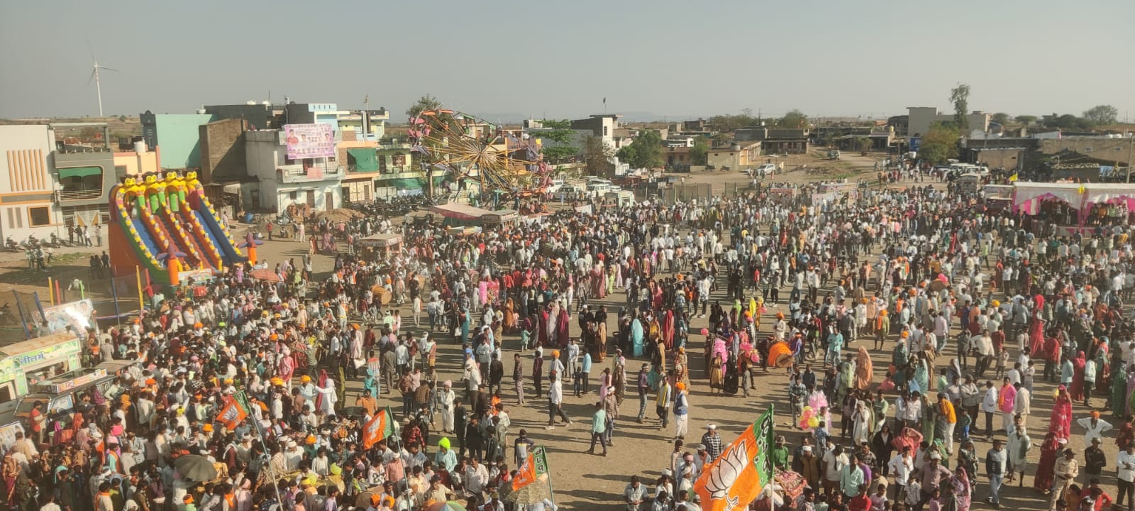 अमझेरा के ऐतिहासिक भगोरिया में हेलीकॉप्टर से पहुंचे नेता प्रतिपक्ष उमंग सिंगार व विधायक प्रताप ग्रेवाल