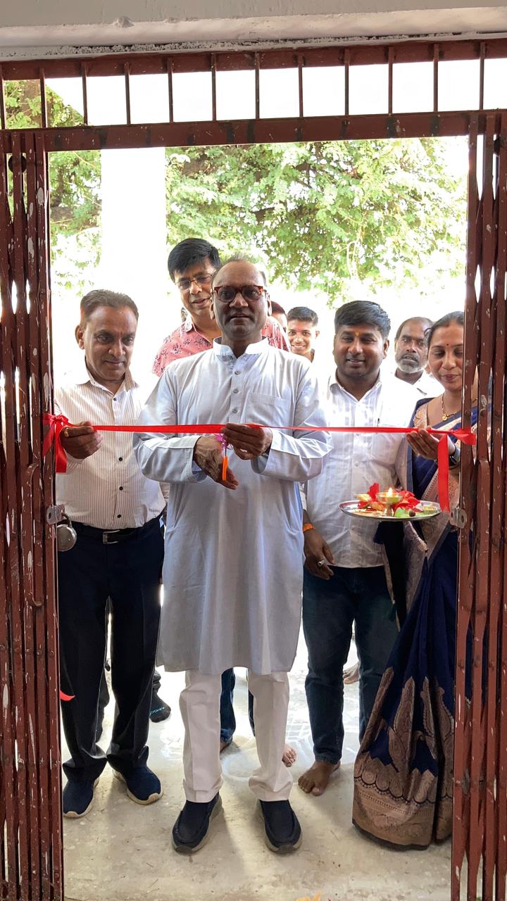 वाचनालय का विधायक विजय चौरे द्वारा रिबन काटकर लोकार्पण  posted by Umesh Kisna Dongare  from Pandhurna