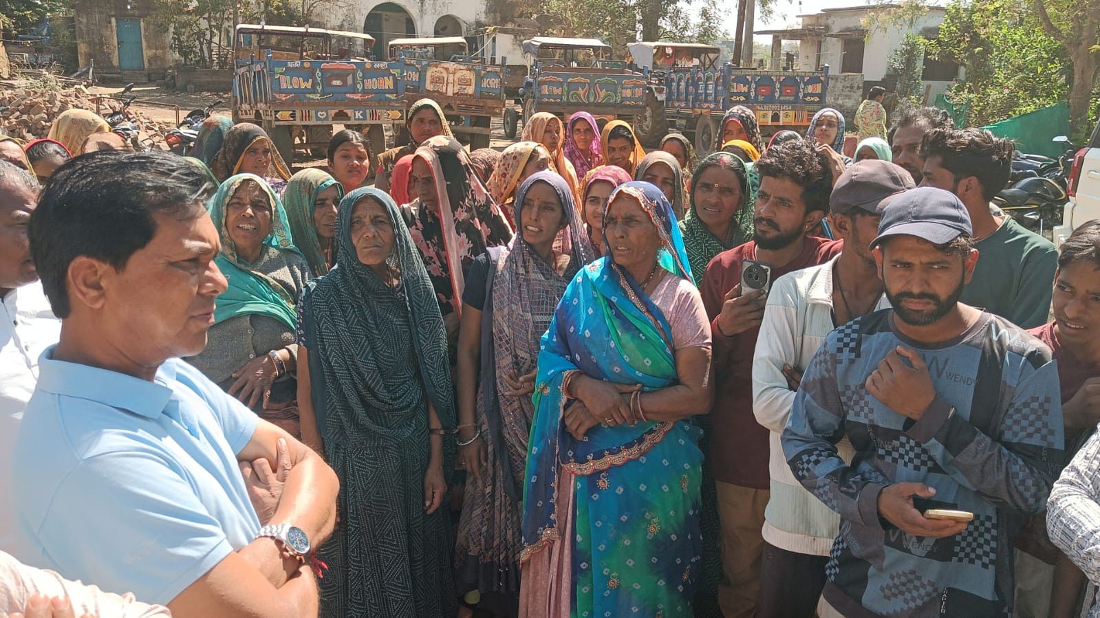 राजगढ़ में ट्रेचिंग ग्राउंड के पास ईंट भट्टे हटाने का आदेश, 7 दिन की मोहलत से भड़का प्रजापत समाज posted by Ramesh Prajapat from Sardarpur