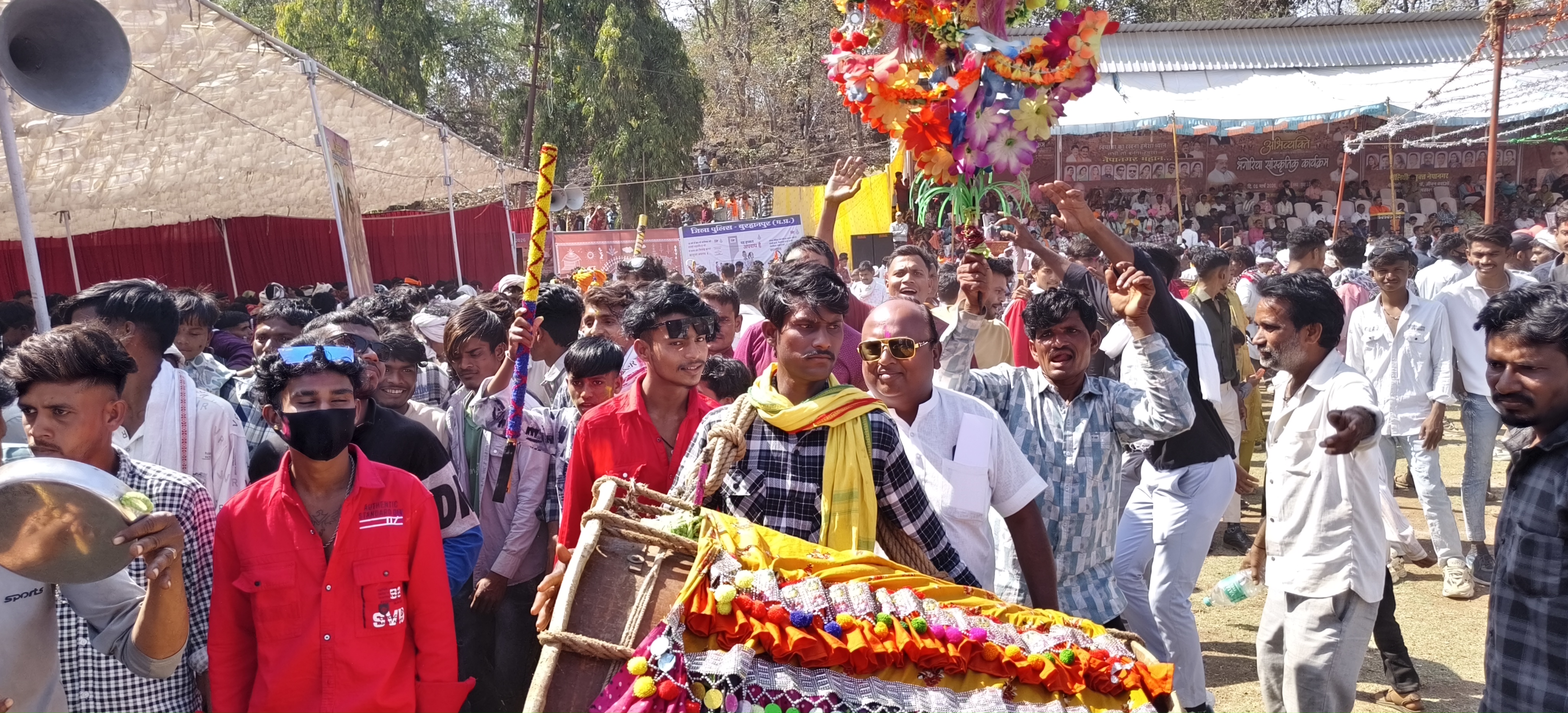 पंडित जवाहरलाल नेहरू स्टेडियम में भव्य रूप से मनाया गया भगोरिया posted by Pradeep Singh from Nepa Nagar