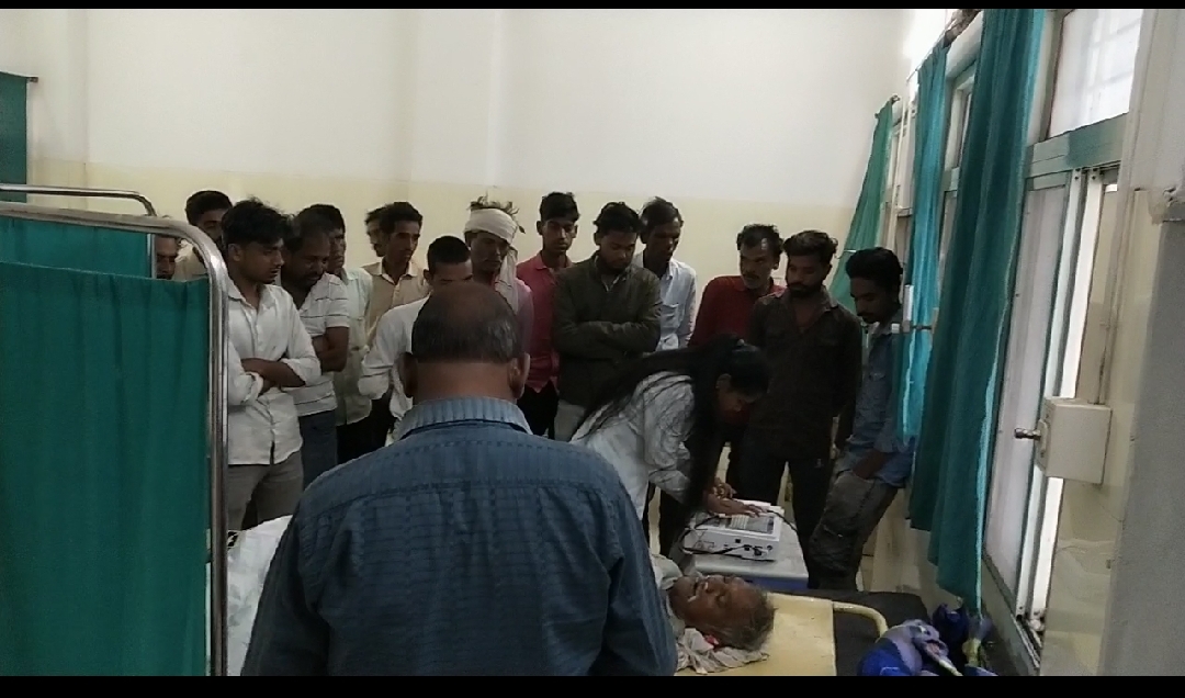 मालथौन सागर रोड पेट्रोल पंप के पास अज्ञात वाहन की टक्कर से पूर्व जनपद सदस्य की हुई मौत। posted by Bhan Singh Yadav from Sagar