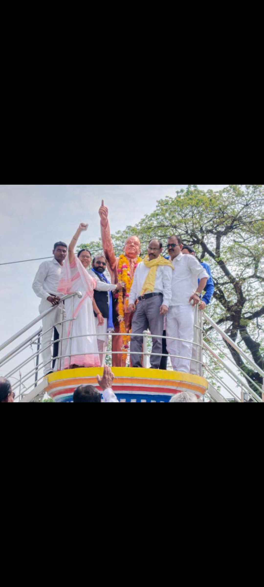 35 व प्रतिमा स्थापना वर्षगांठ समारोह संपन्न हुआ डॉक्टर अंबेडकर सामाजिक एकता मंच के संयुक्त तत्वाधान में प्रतिमा की वर्षगांठ धूमधाम से की गई  posted by Pradeep Singh from Nepa Nagar