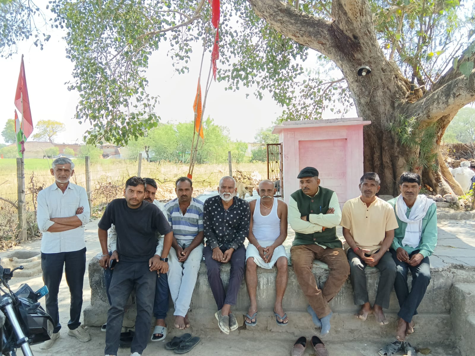 खमरिया कला में औषधि खेती को बढ़ावा देने की पहल,  