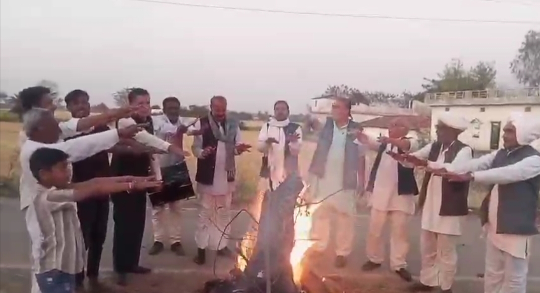 तीन गांव में अनोखी होली नशा मुक्त गांव का लिया संकल्प posted by Baseem Uddin from Sehore